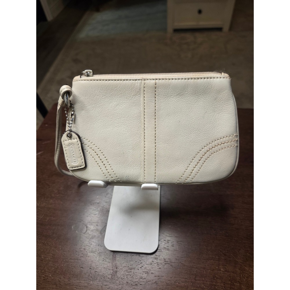 W178 Coach Wristlet
